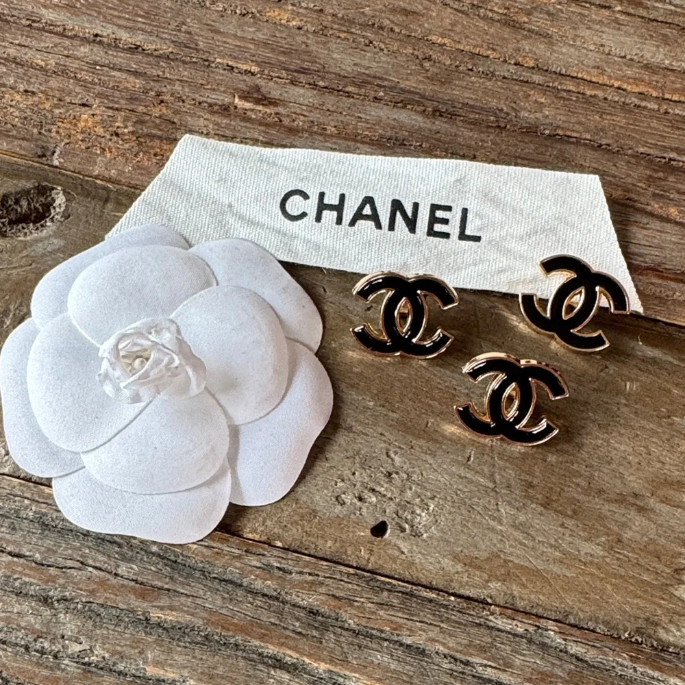 Chanel authentic CC buttons and Camilla flower